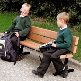 Banc amb respatller fabricat en plàstic reciclat model Junior Countryside